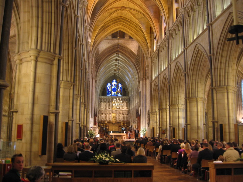 075. Svatba uvnitř Southwark Cathedral